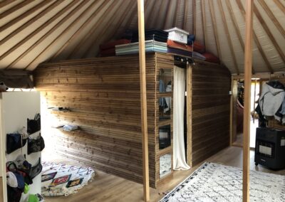 Yourte intérieure, chambre yourte